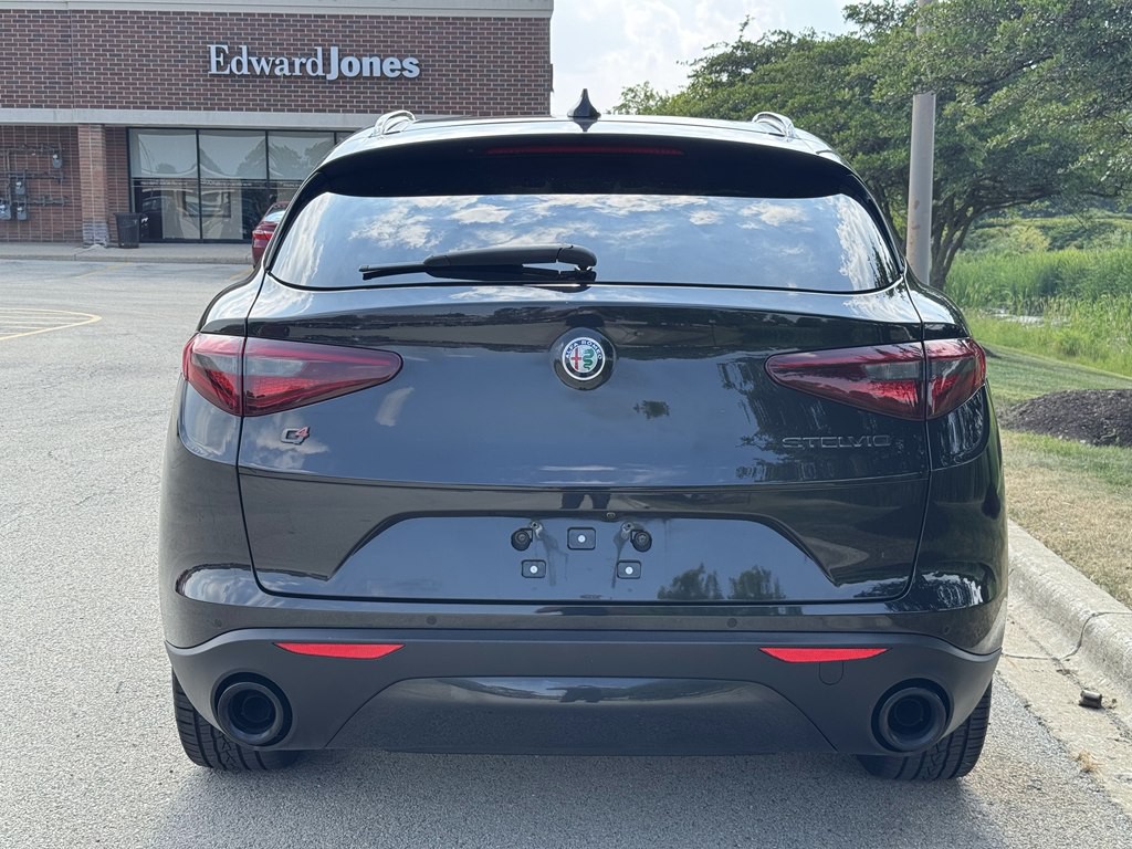 2020 Alfa Romeo Stelvio Image 8