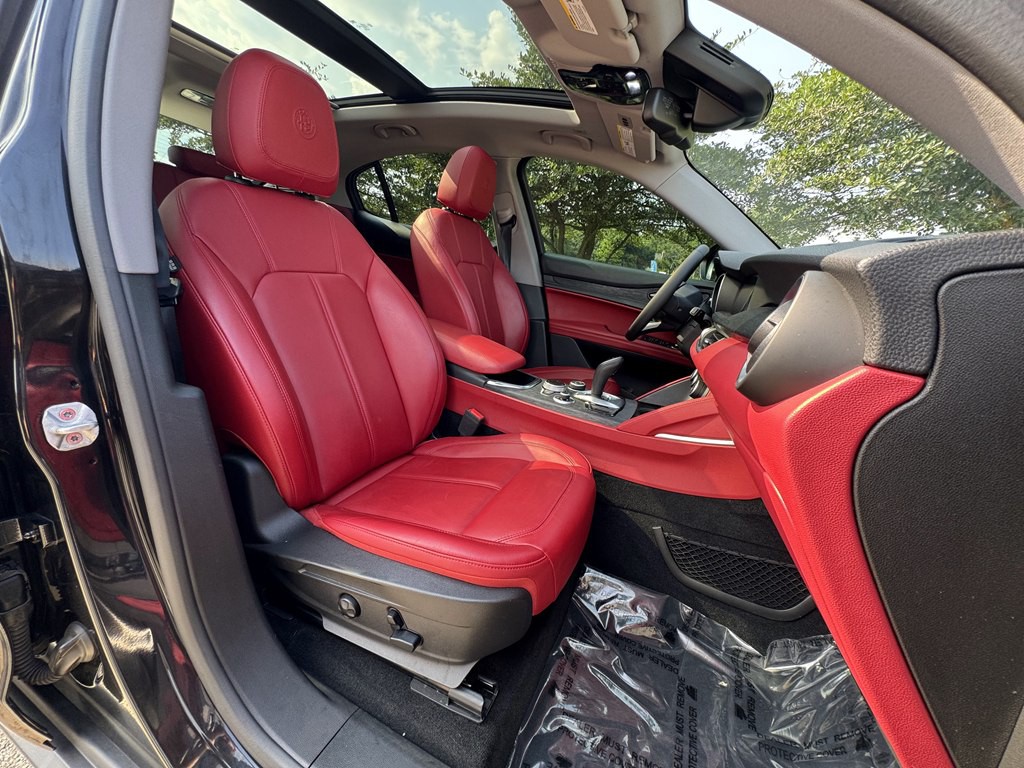 2020 Alfa Romeo Stelvio Image 28