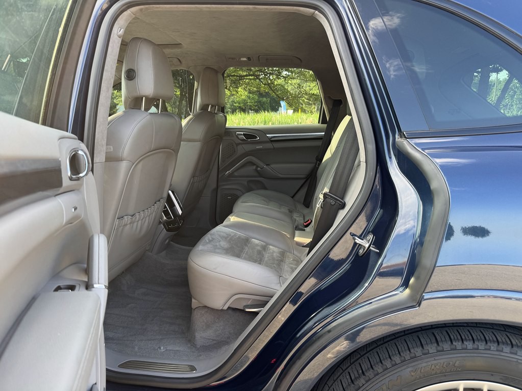 2013 Porsche Cayenne Image 30