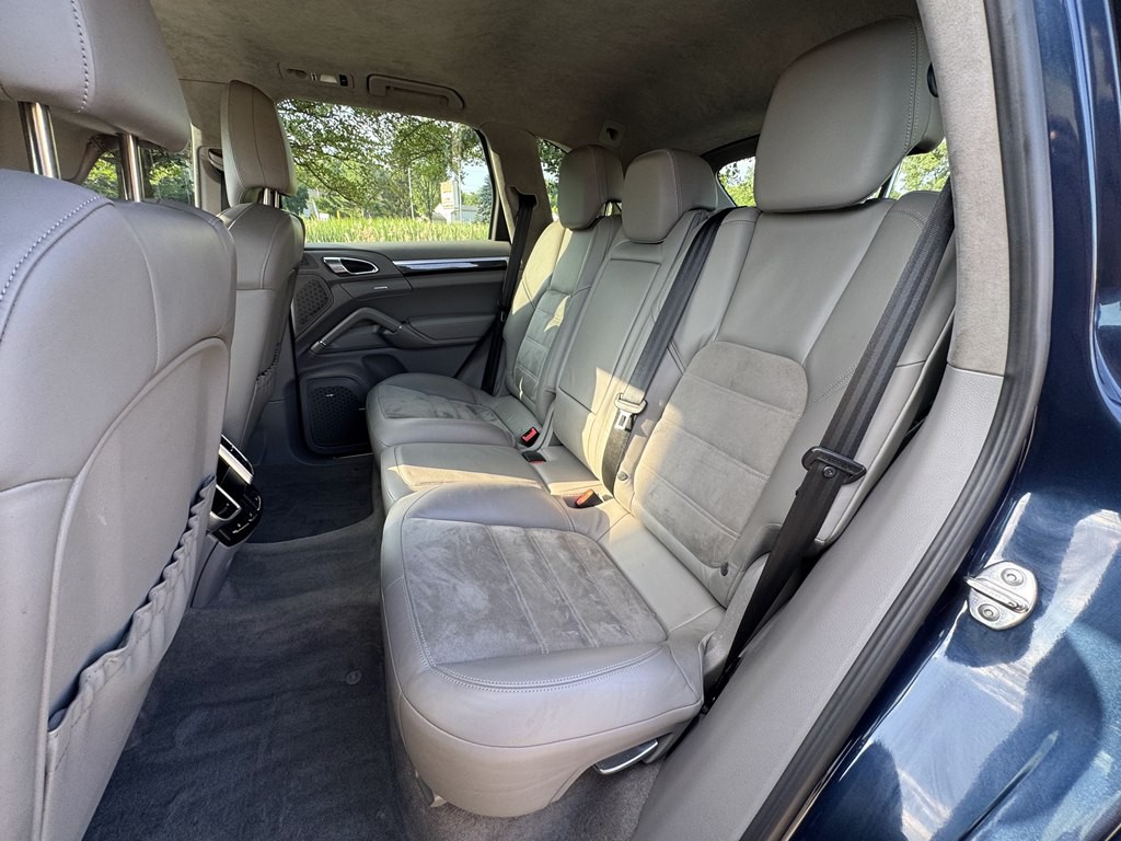 2013 Porsche Cayenne Image 32