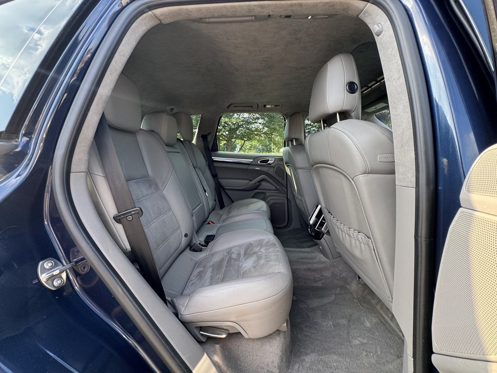 2013 Porsche Cayenne Image 35