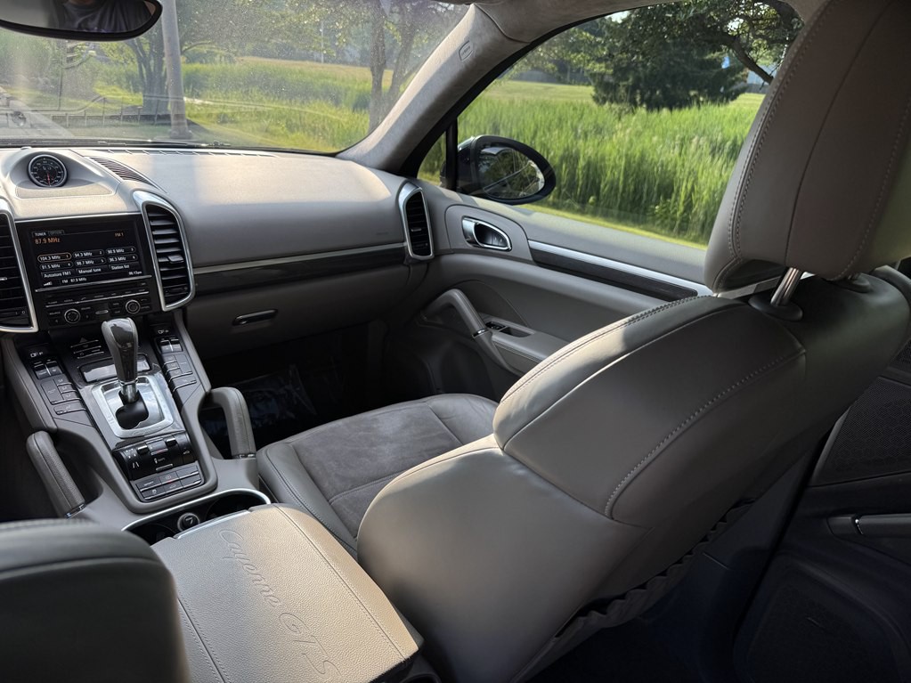 2013 Porsche Cayenne Image 39
