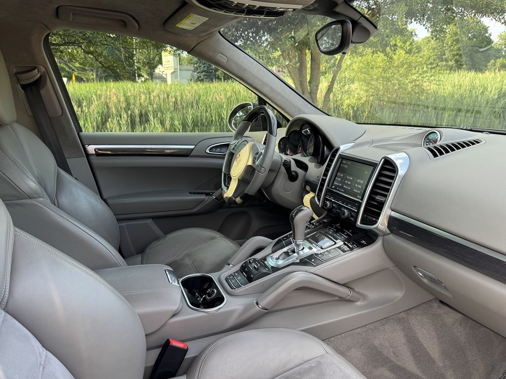 2013 Porsche Cayenne Image 40