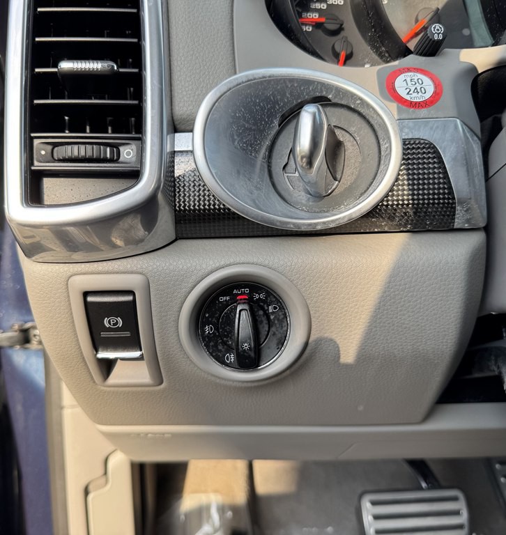 2013 Porsche Cayenne Image 42