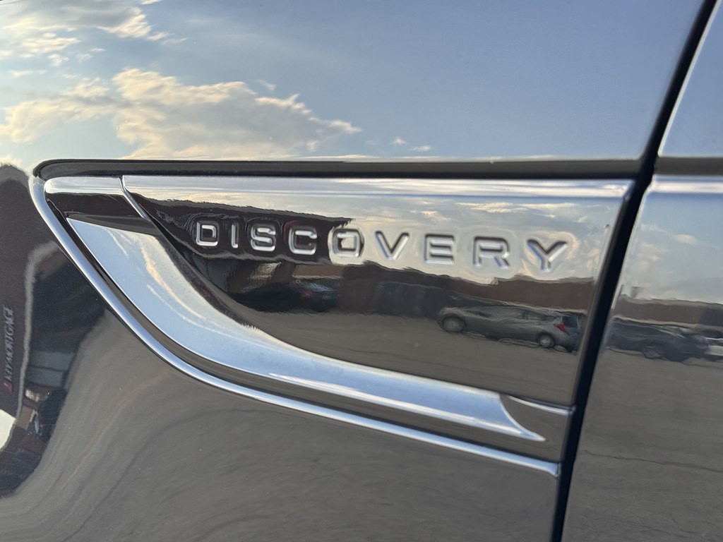 2017 Land Rover Discovery Image 9