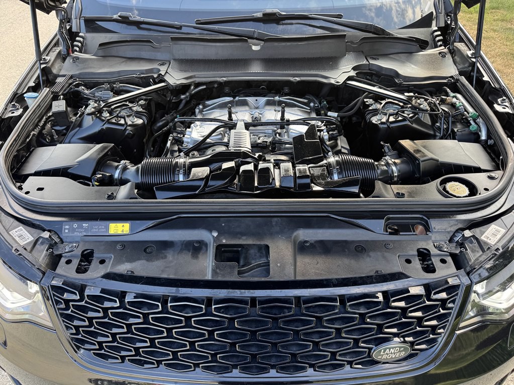 2017 Land Rover Discovery Image 15