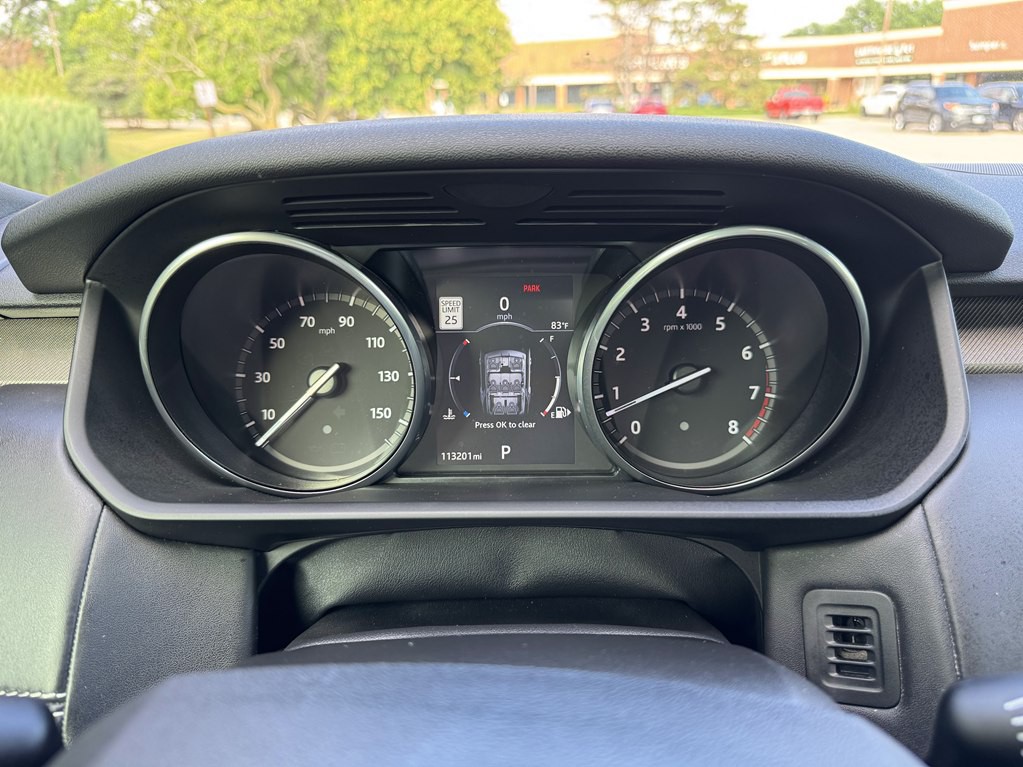 2017 Land Rover Discovery Image 18