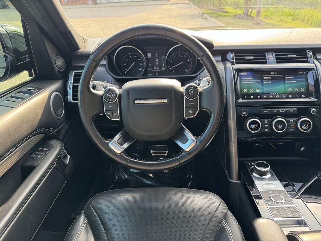 2017 Land Rover Discovery Image 19