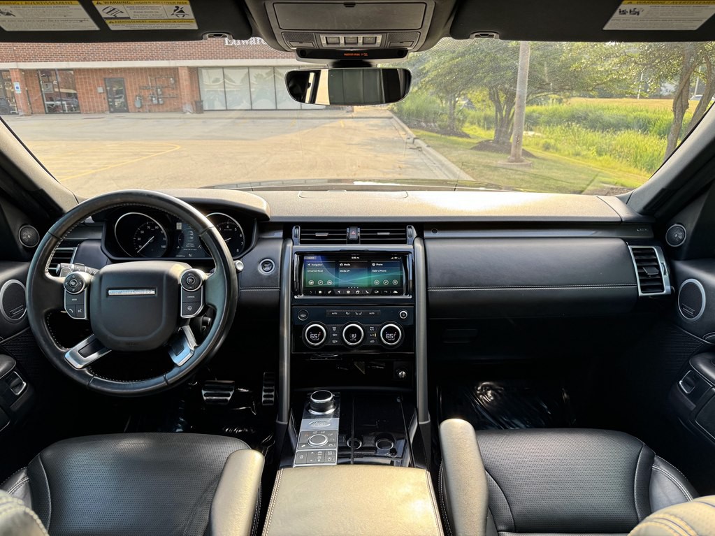 2017 Land Rover Discovery Image 20