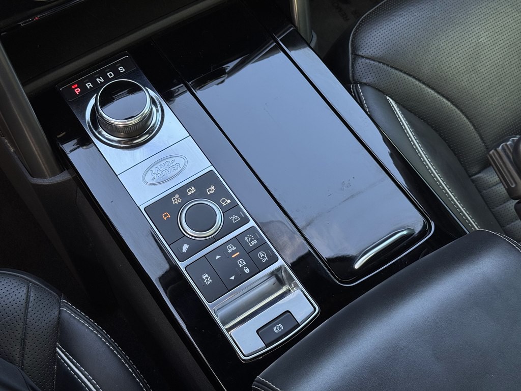 2017 Land Rover Discovery Image 21