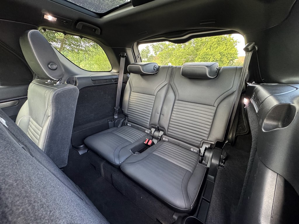 2017 Land Rover Discovery Image 37