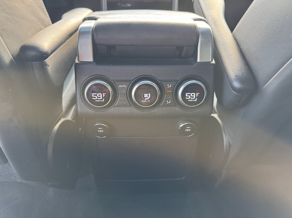 2017 Land Rover Discovery Image 41