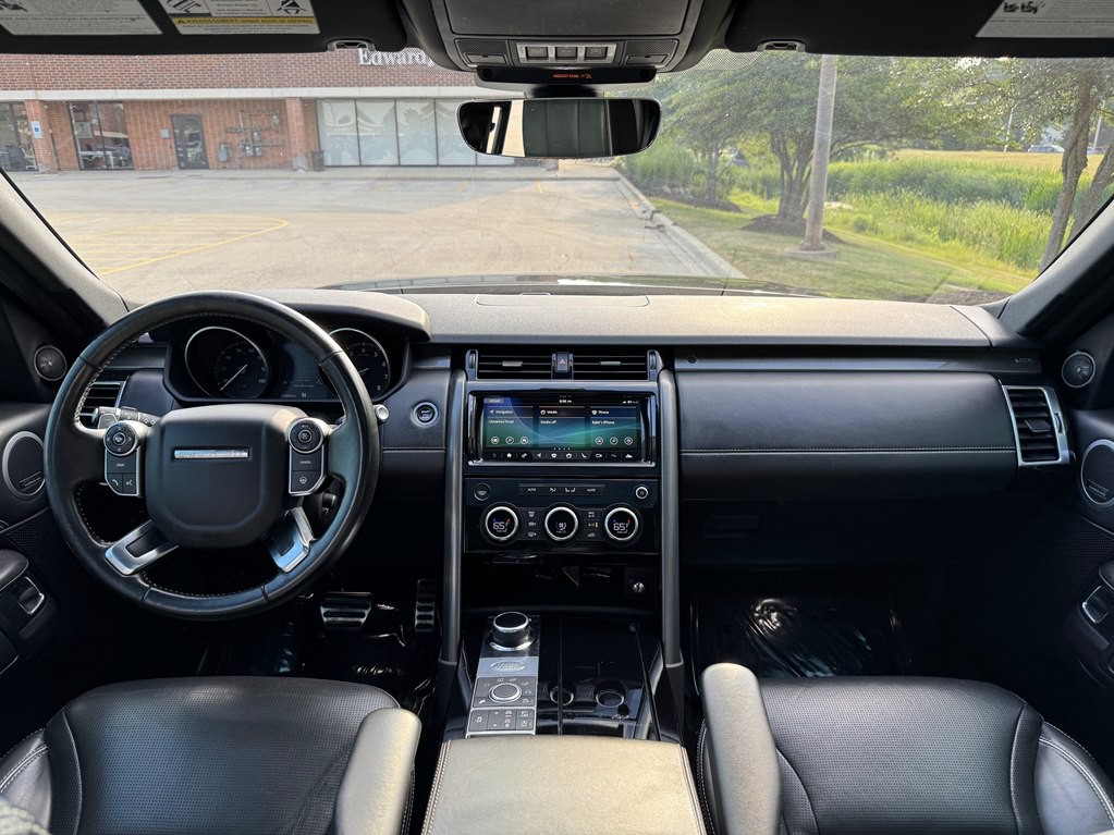 2017 Land Rover Discovery Image 43