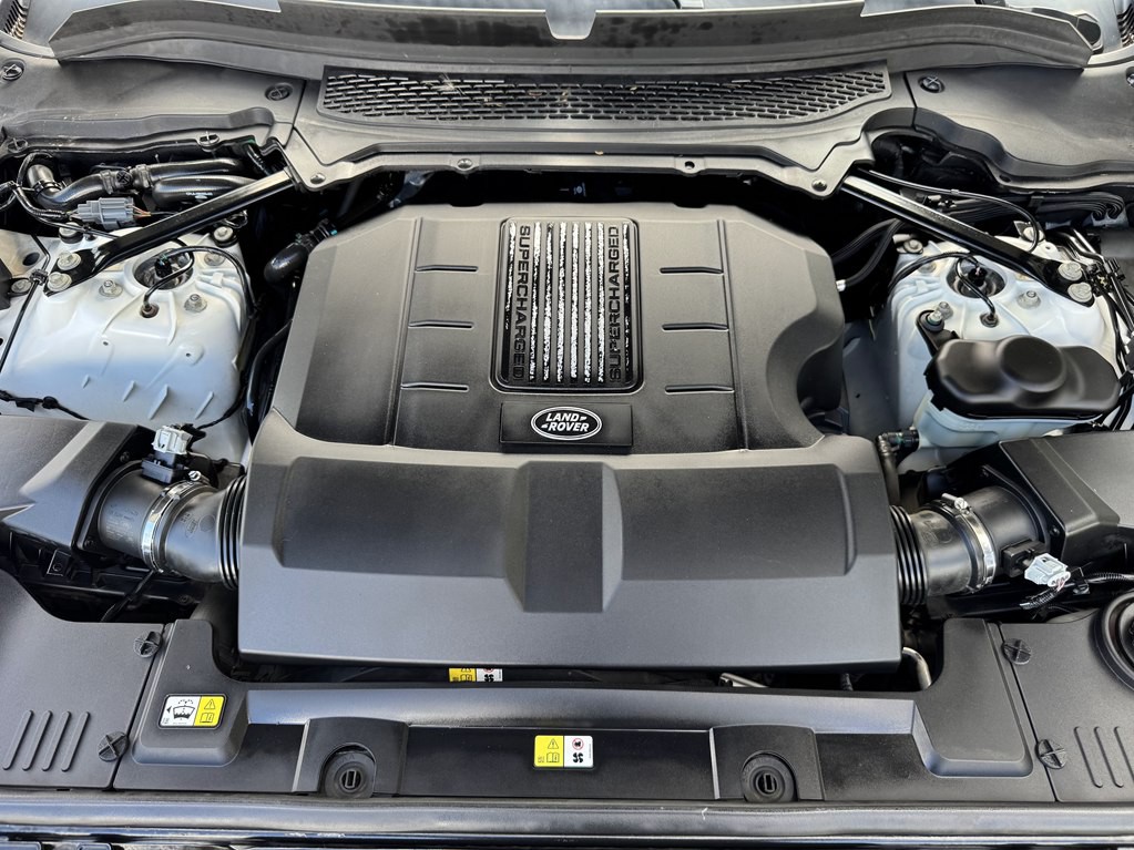 2016 Land Rover Range Rover Image 16