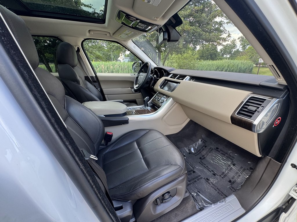 2016 Land Rover Range Rover Image 18