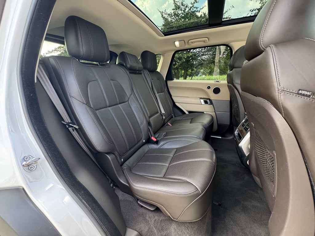 2016 Land Rover Range Rover Image 23