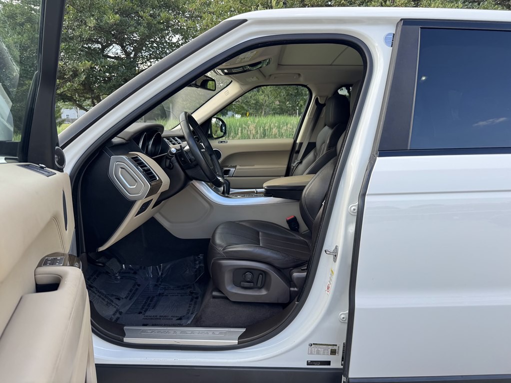 2016 Land Rover Range Rover Image 34