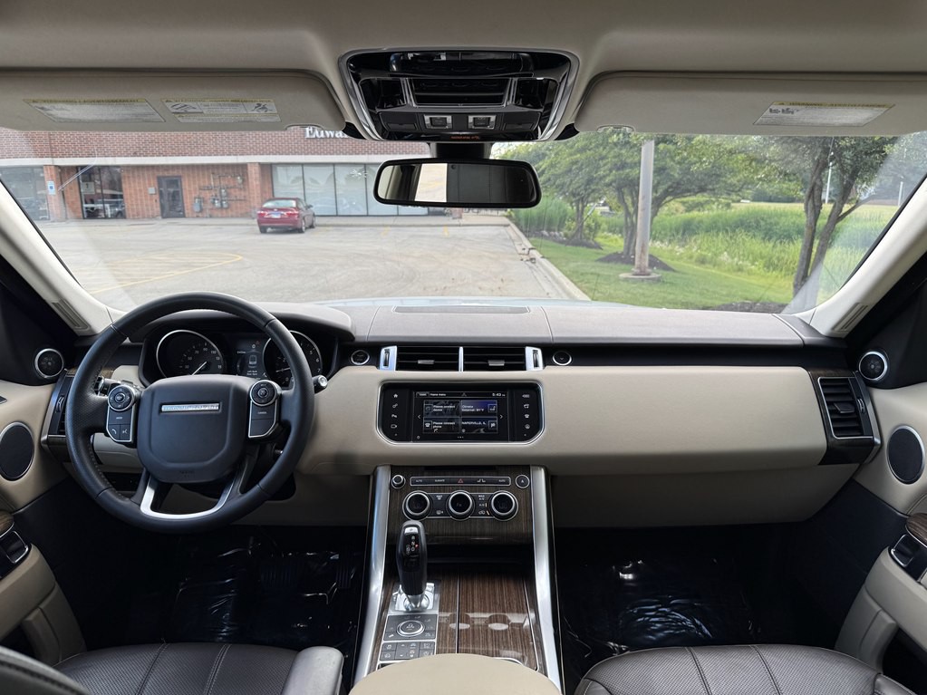 2016 Land Rover Range Rover Image 40