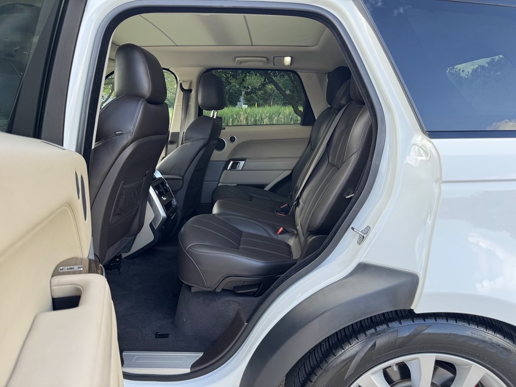 2016 Land Rover Range Rover Image 44