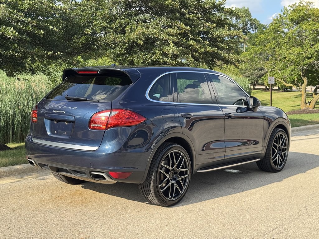 2011 Porsche Cayenne Image 2