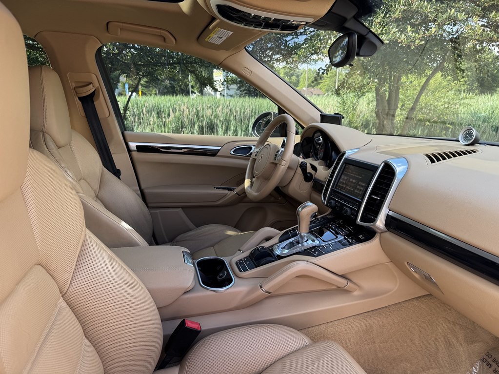 2011 Porsche Cayenne Image 28