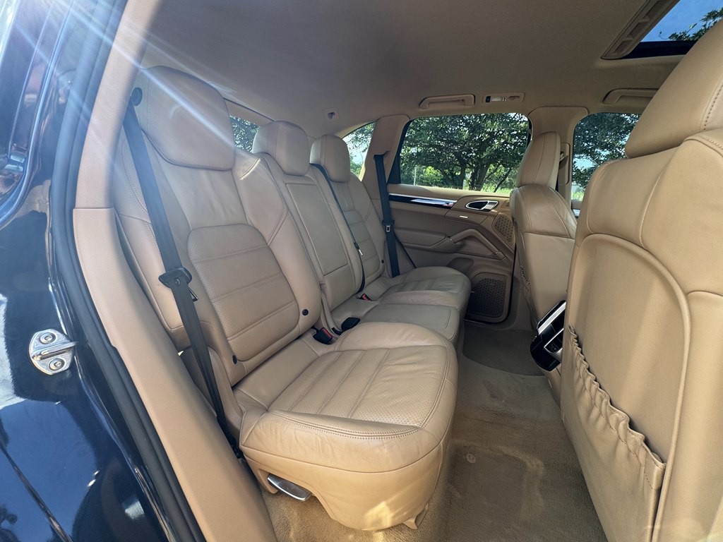 2011 Porsche Cayenne Image 34