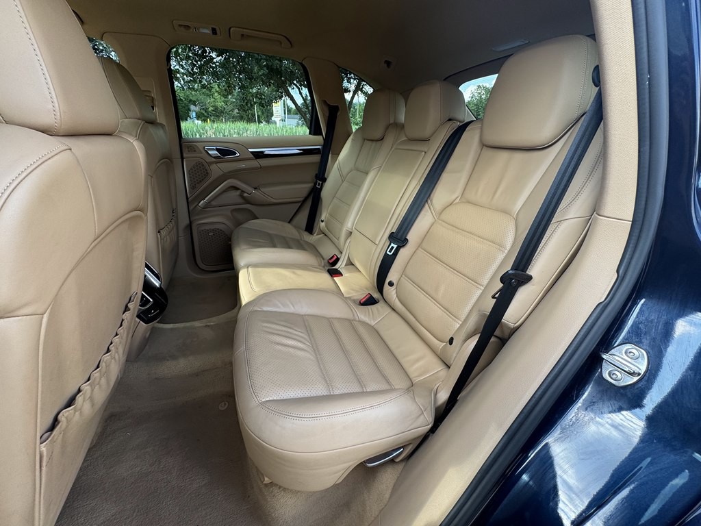 2011 Porsche Cayenne Image 35