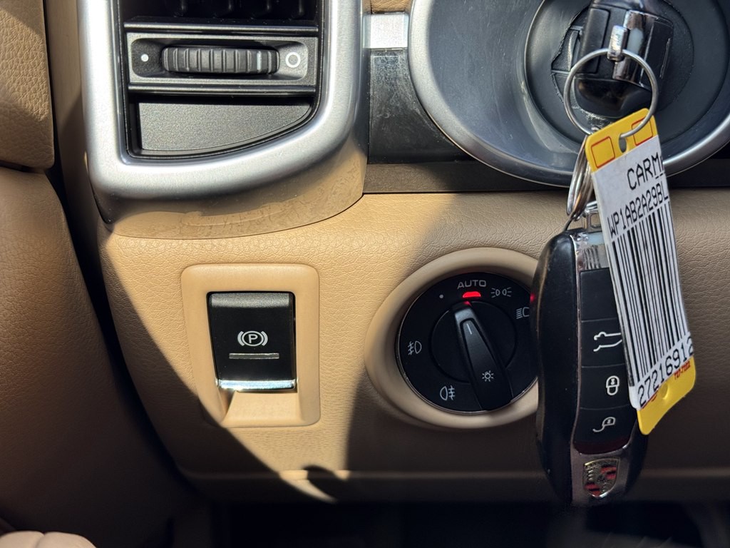 2011 Porsche Cayenne Image 40