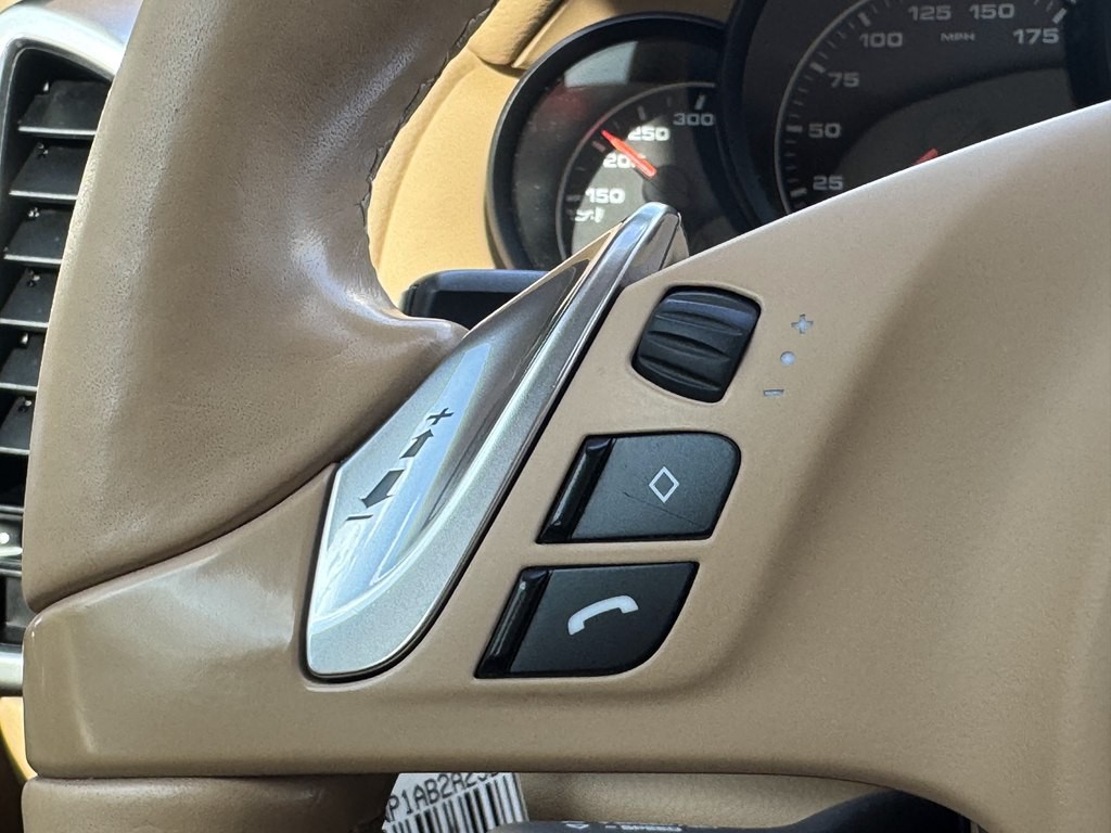 2011 Porsche Cayenne Image 41