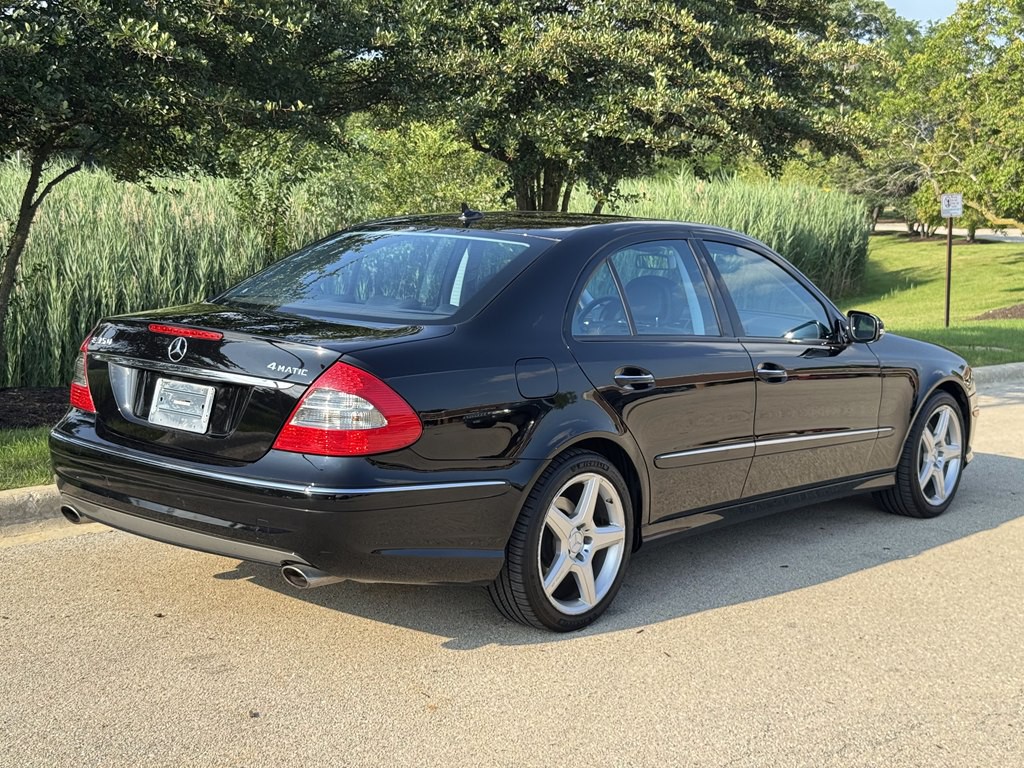 2009 Mercedes-Benz E-Class Image 2