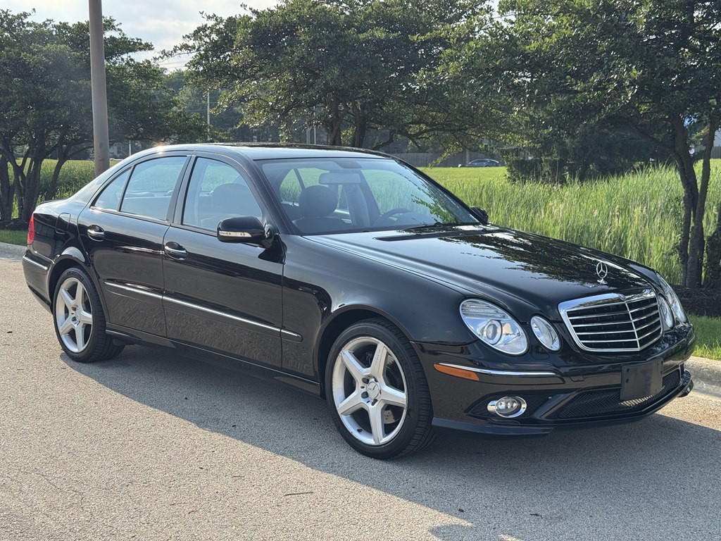 2009 Mercedes-Benz E-Class Image 3