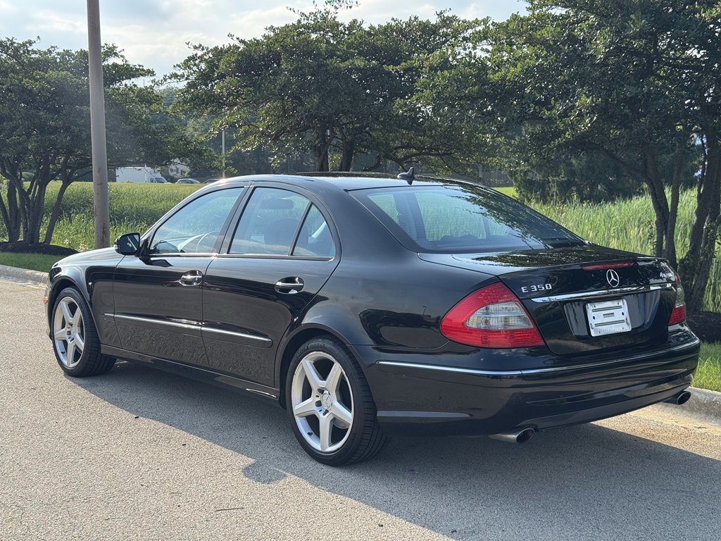 2009 Mercedes-Benz E-Class Image 4
