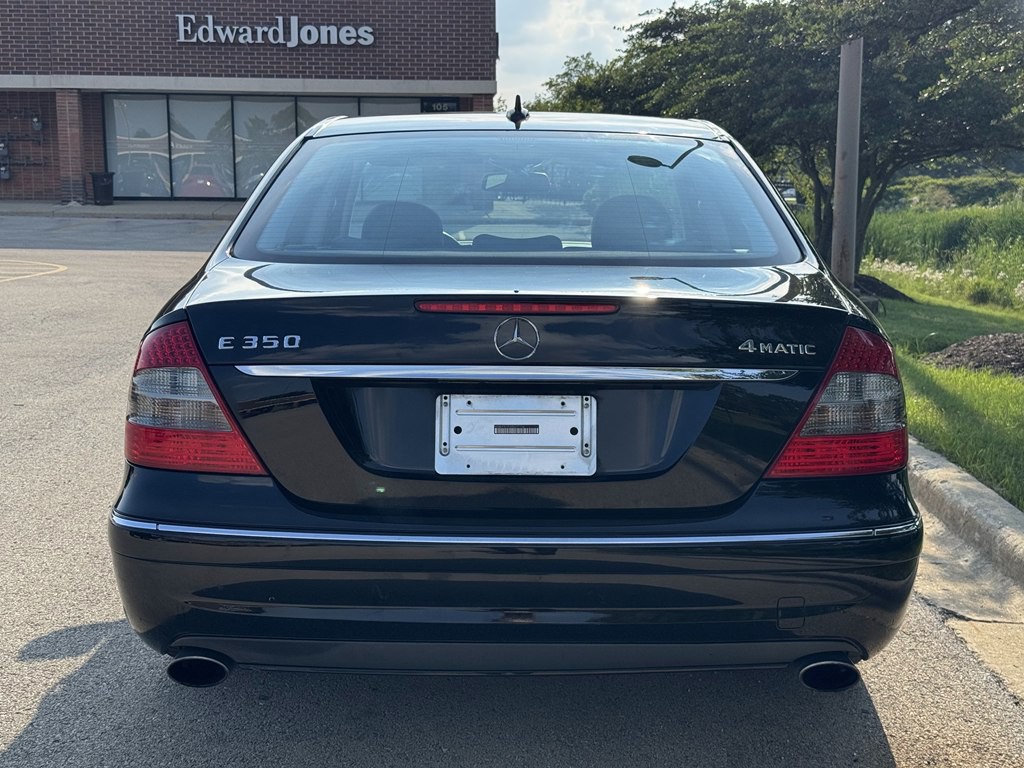 2009 Mercedes-Benz E-Class Image 8