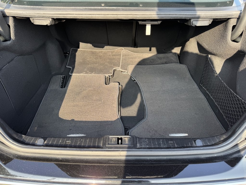 2009 Mercedes-Benz E-Class Image 18