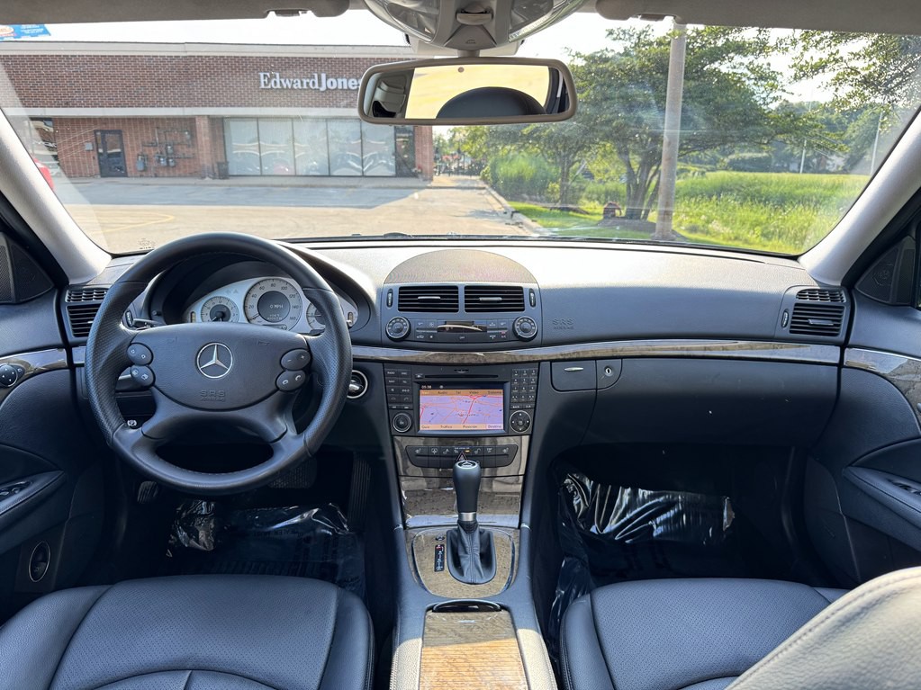 2009 Mercedes-Benz E-Class Image 21