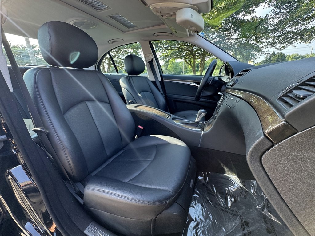 2009 Mercedes-Benz E-Class Image 22