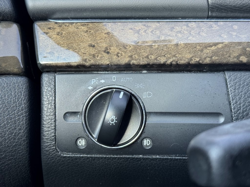 2009 Mercedes-Benz E-Class Image 31