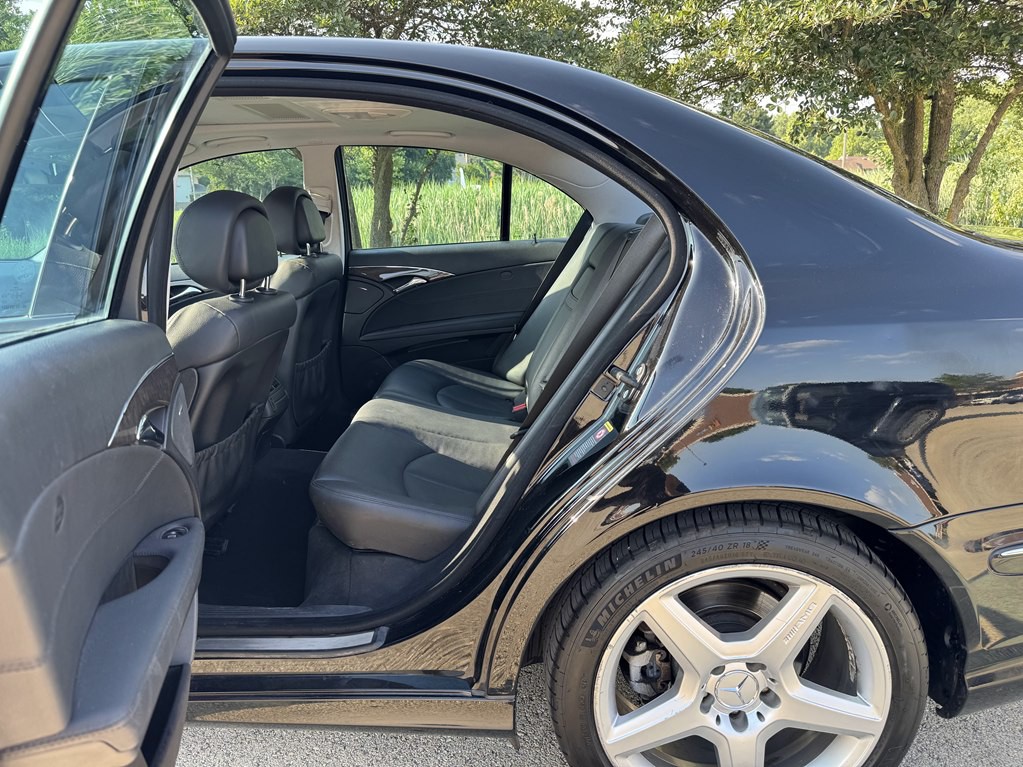 2009 Mercedes-Benz E-Class Image 42