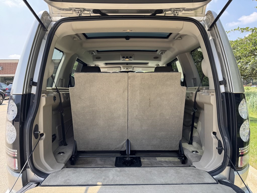 2016 Land Rover LR4 Image 17