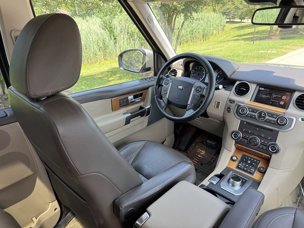 2016 Land Rover LR4 Image 22