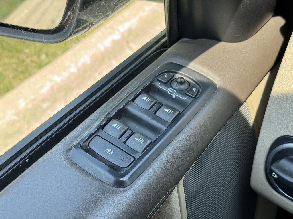 2016 Land Rover LR4 Image 31
