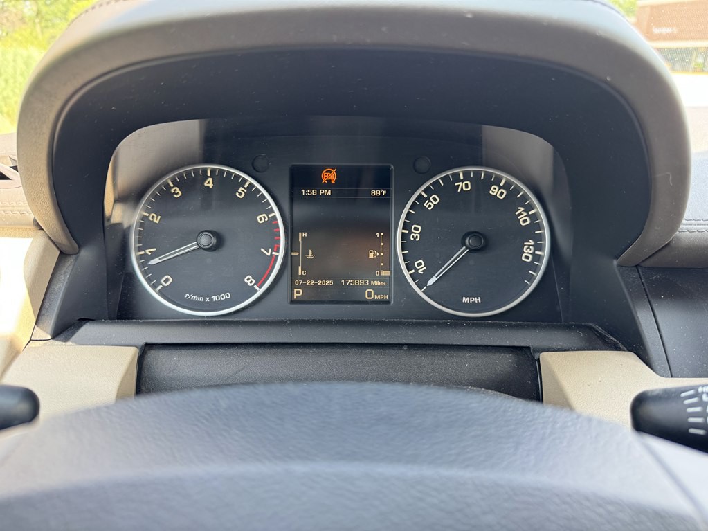 2016 Land Rover LR4 Image 38