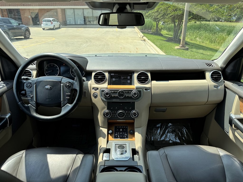 2016 Land Rover LR4 Image 42