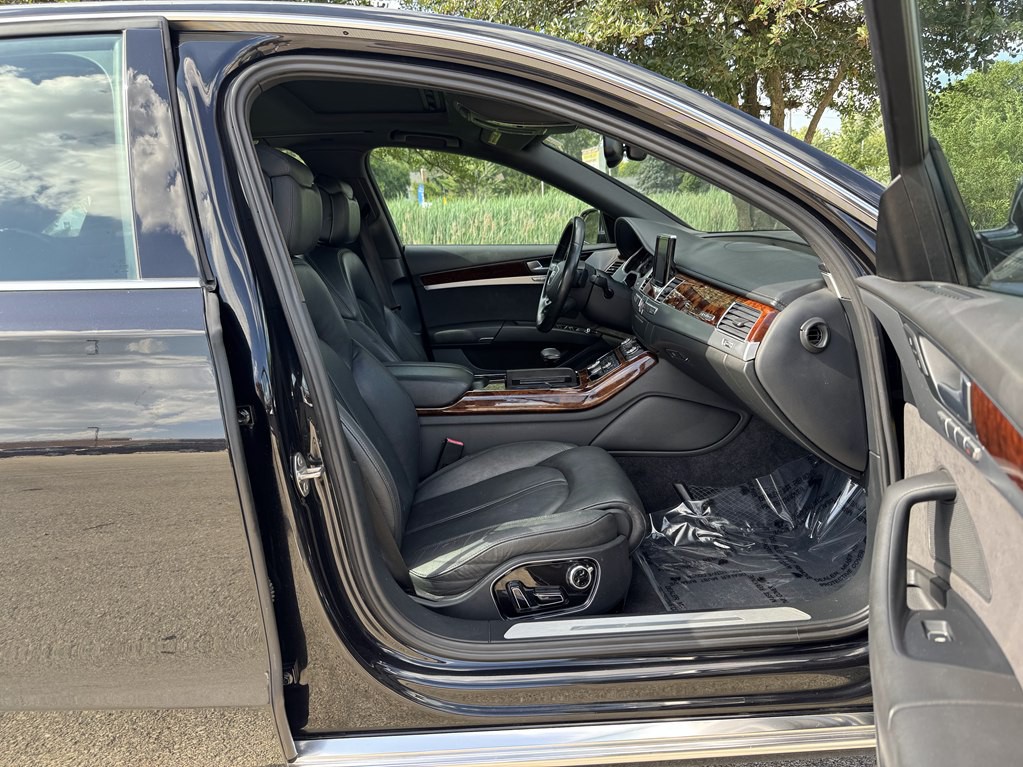 2013 Audi A8 Image 26
