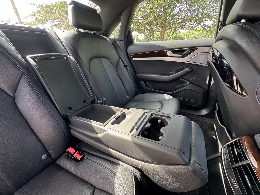 2013 Audi A8 Image 28