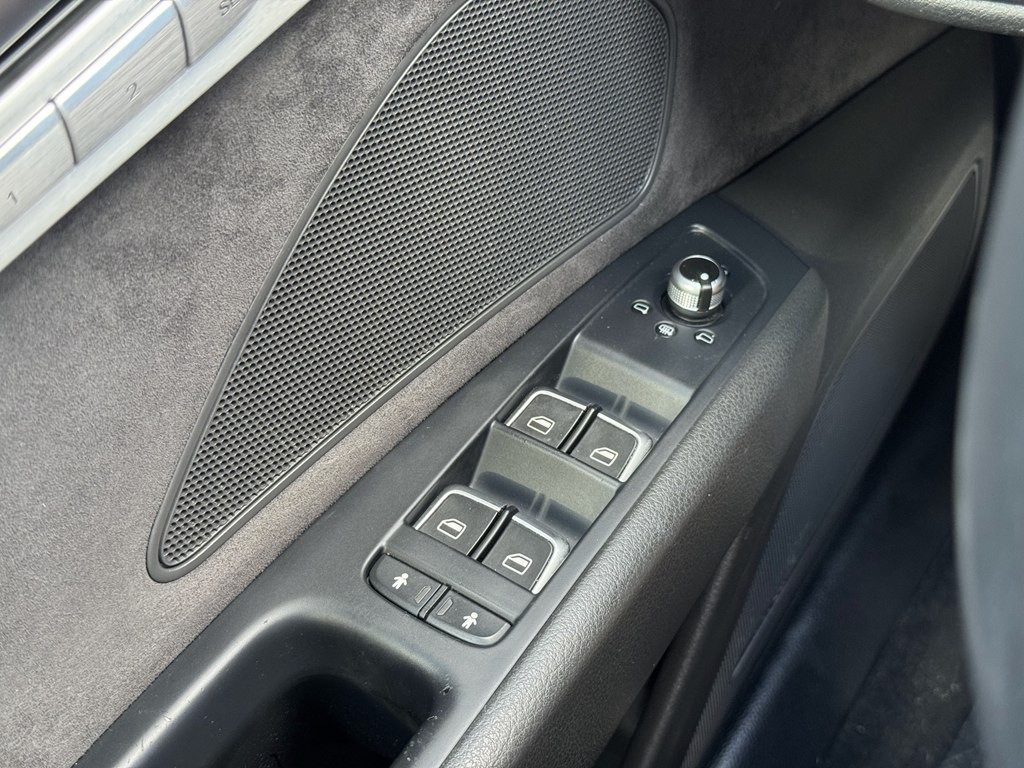 2013 Audi A8 Image 31