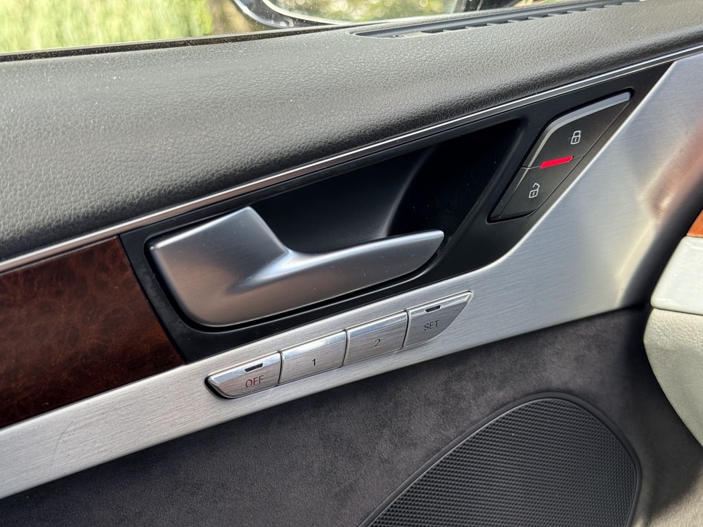 2013 Audi A8 Image 33
