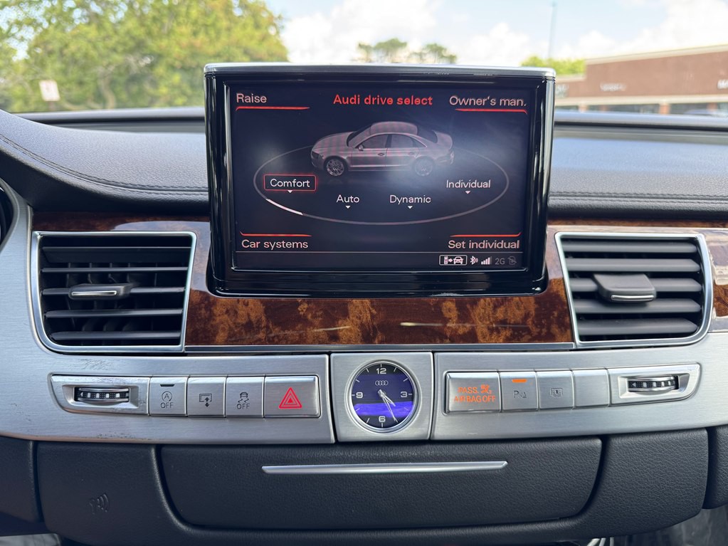 2013 Audi A8 Image 34
