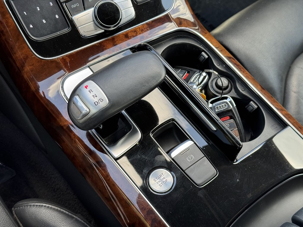 2013 Audi A8 Image 38