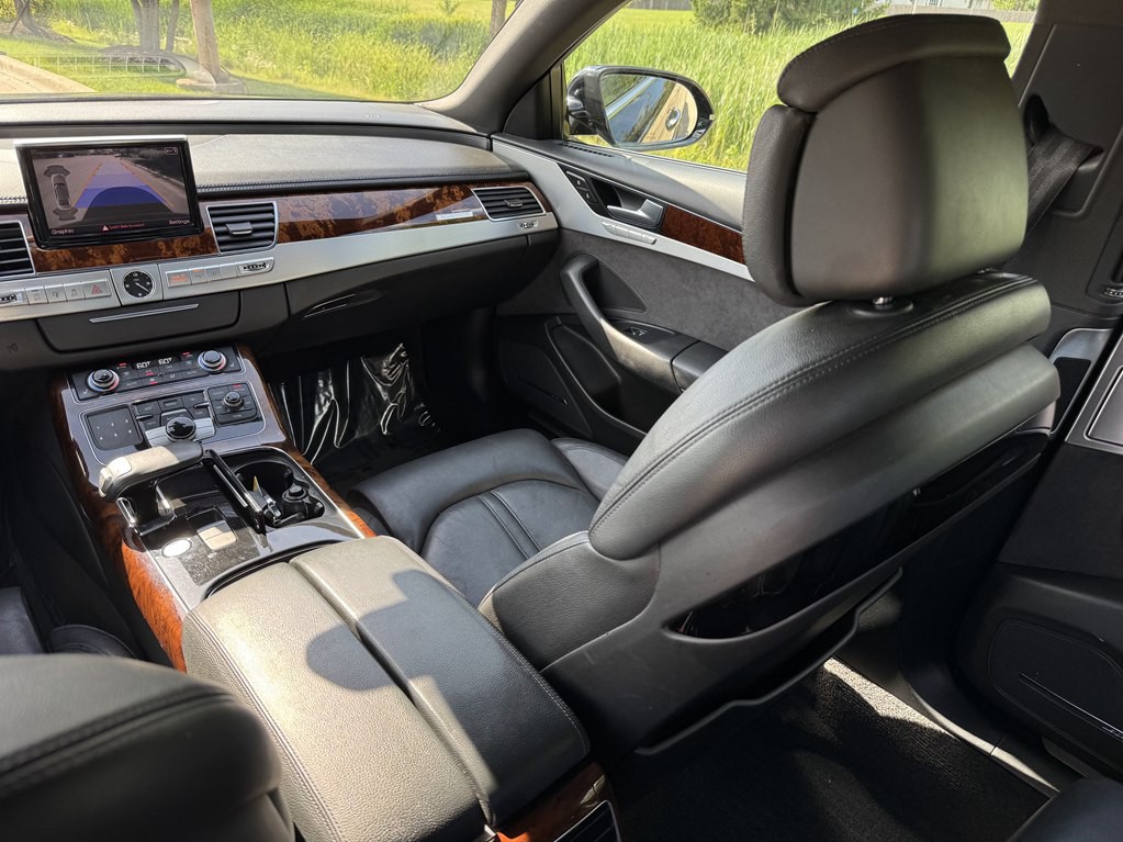 2013 Audi A8 Image 42